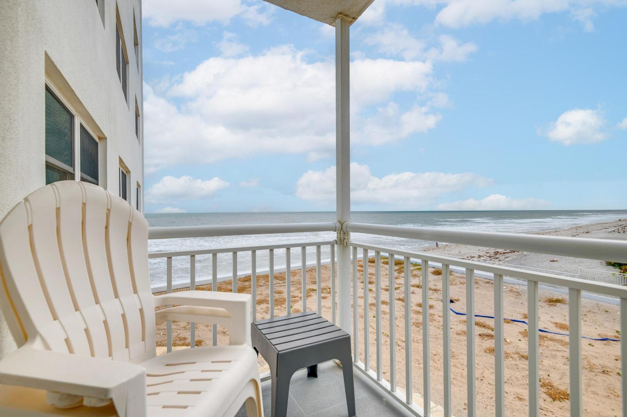 Walk To Shore Satellite Beach Condo With Ocean View Exterior photo